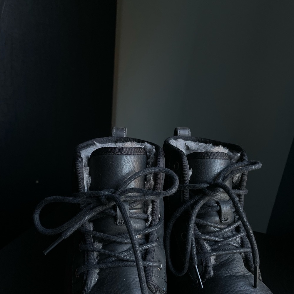 UGG Men's Harkley Lace up Boots - Picture 9 of 11